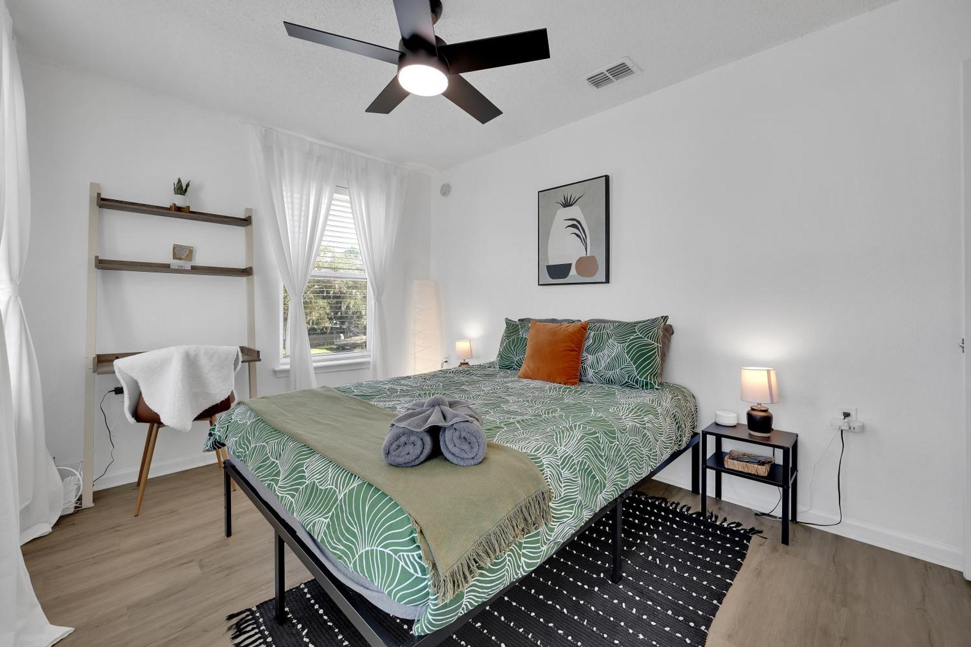 {Hidden Gem} Beach Home Blocks From Ocean +6 Bikes Джэксонвилл-Бич Экстерьер фото