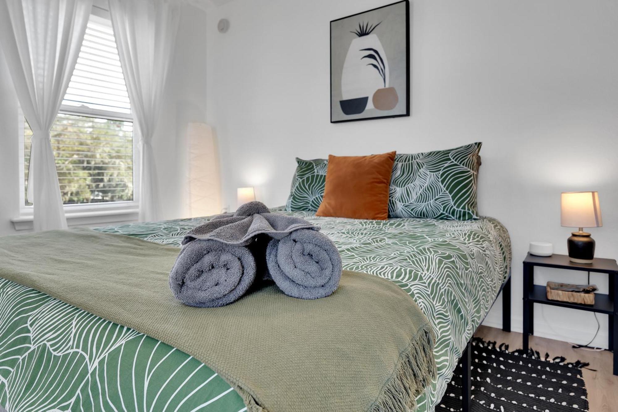 {Hidden Gem} Beach Home Blocks From Ocean +6 Bikes Джэксонвилл-Бич Экстерьер фото